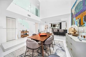 216 Poinciana Dr