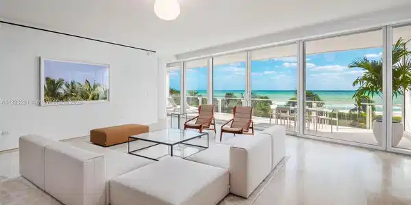 9001 Collins Ave
