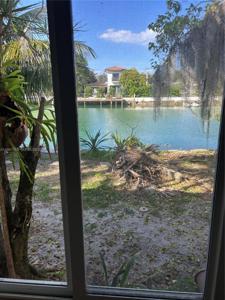 1785 Calais Dr