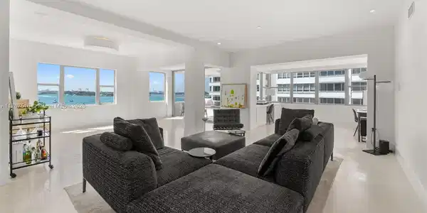 16 Island Ave