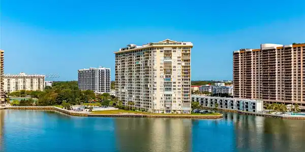 11111 Biscayne Blvd