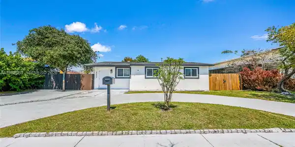 9805 Marlin Rd