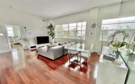 935 Euclid Av