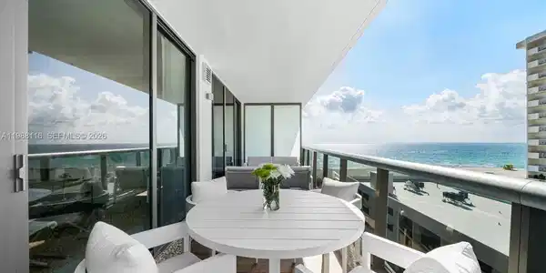 5875 Collins Ave