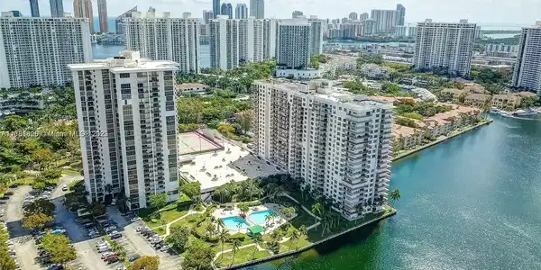 18181 NE 31st Ct Unit 2506