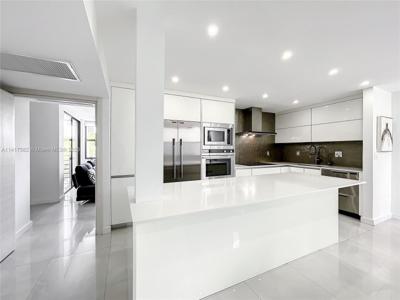 20291 NE 30th Ave Unit PH24