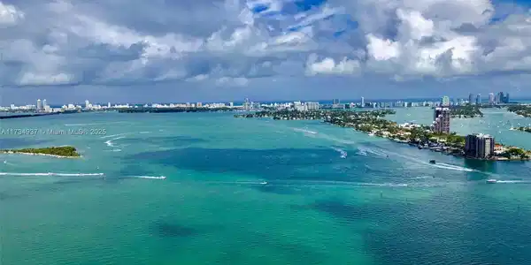 1800 N Bayshore Dr