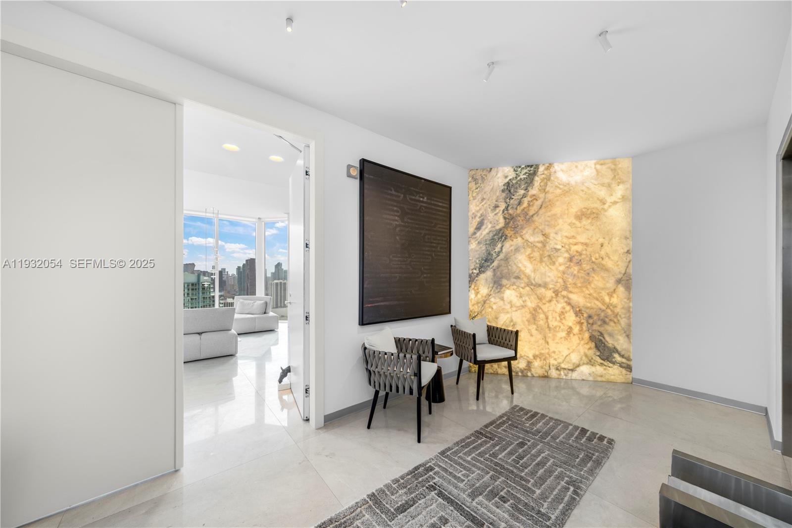 Image 2: Private Elevator Foyer