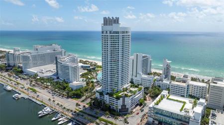 4401 Collins Ave