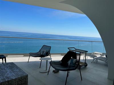 16901 Collins Ave