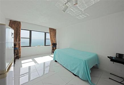 6345 Collins Ave Unit 901