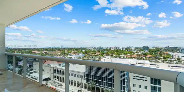 9559 Collins Ave