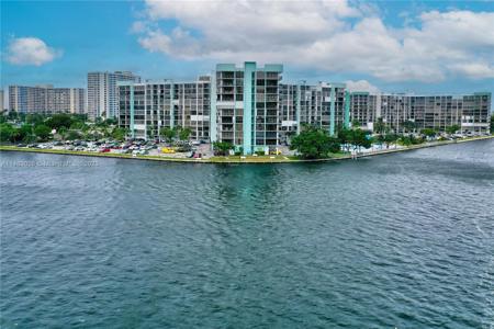 200 Leslie Dr