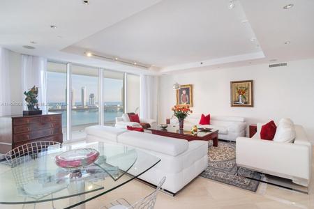 2600 Island Blvd