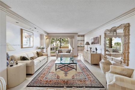 5757 Collins Ave
