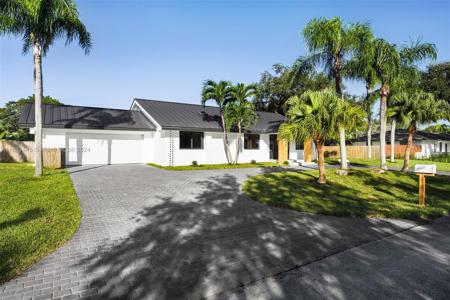 17640 SW 85th Ave