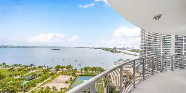1750 N Bayshore Dr