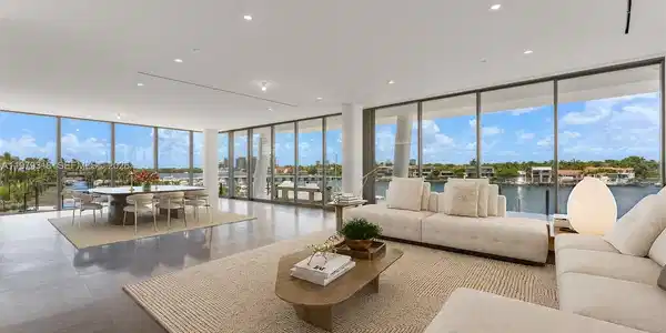 5 Grove Isle Dr