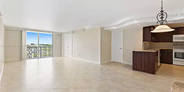 13155 Ixora Ct