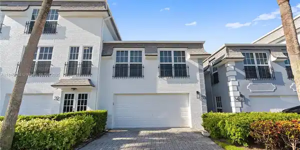 1194 Hillsboro Mile