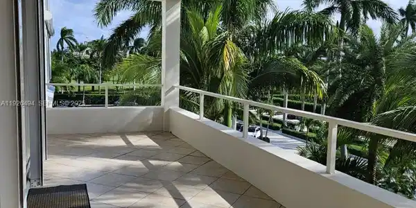 44 Cocoanut Row