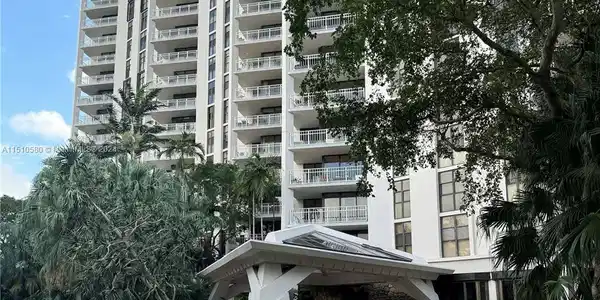 2000 Towerside Ter
