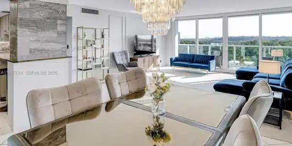 100 Bayview Dr