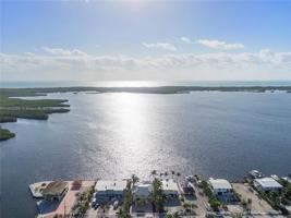 632 Island Dr