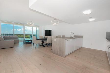 400 Sunny Isles Blvd