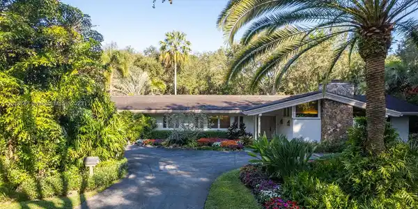 6399 SW 100th St