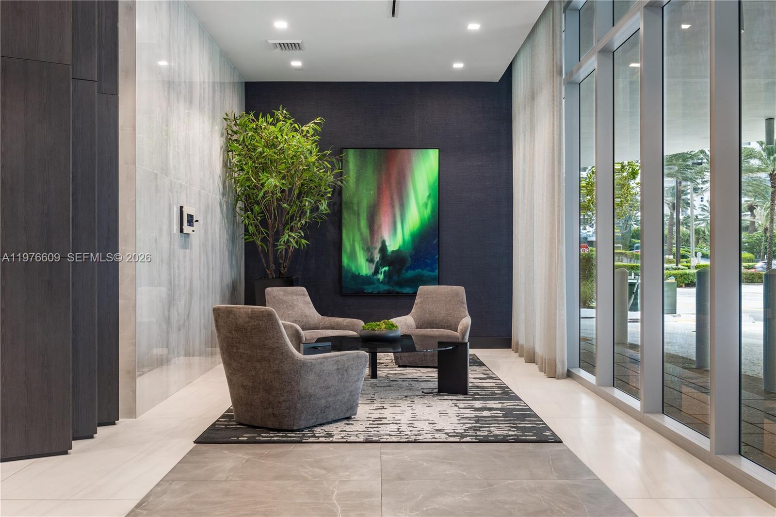 Image 3: Security Desk, Ultra extra attention, concierge level management.