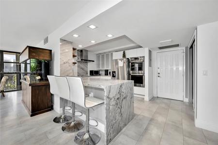 400 Leslie Dr