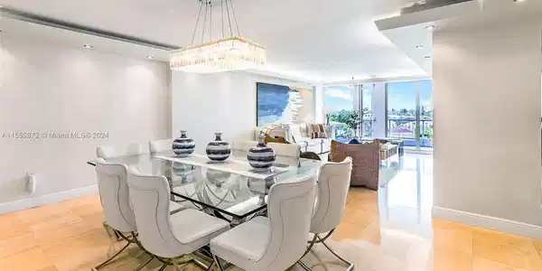 9341 Collins Ave