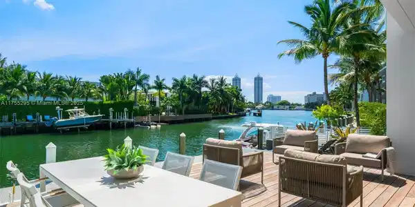 1011 W 48th St - The Ritz Carlton Miami Beach