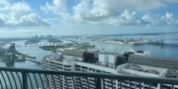 1750 N Bayshore Dr