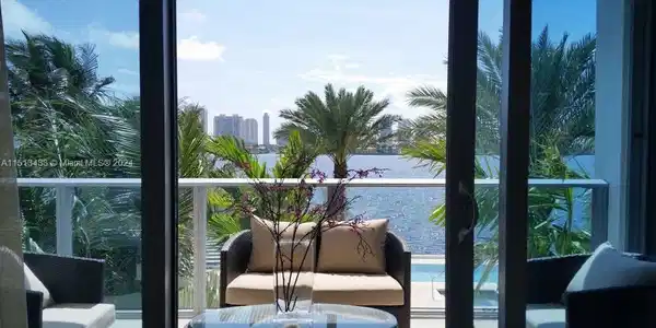 17301 Biscayne Blvd