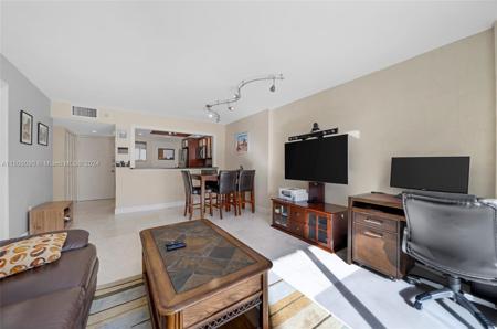 465 Ocean Dr