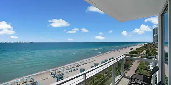 6801 Collins Ave