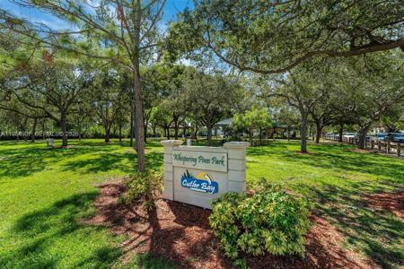 8761 Ridgeland Dr
