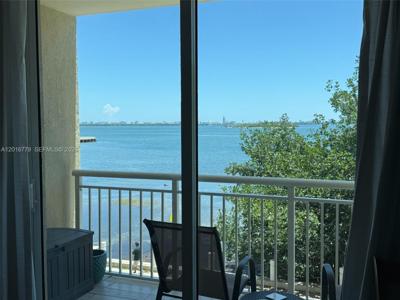 2000 N Bayshore Dr