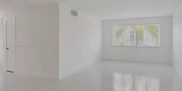 Image 4: Spacious and Bright Living Area.