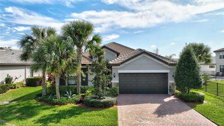 652 SE Monteiro Dr