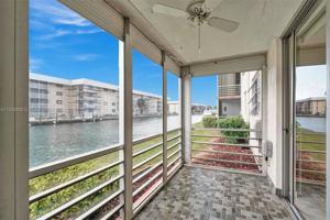 3750 NE 170th St Unit 102
