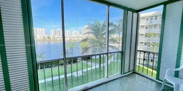 2861 Leonard Dr Unit F412
