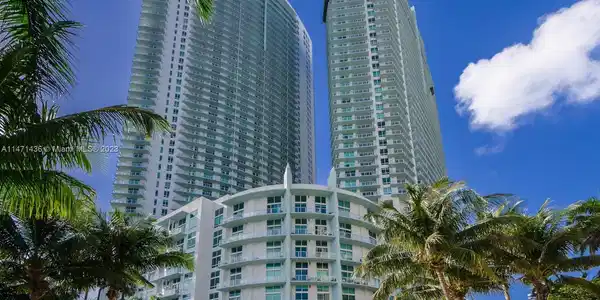 1900 N Bayshore Dr