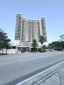 2555 Collins Ave