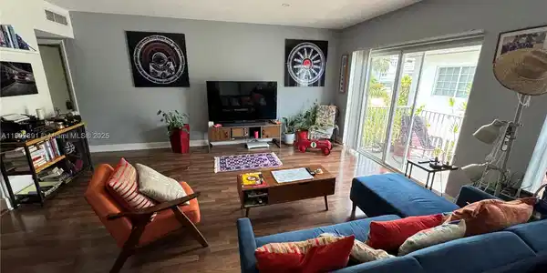 9260 Bay Harbor Ter