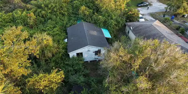 4275 24th Ct