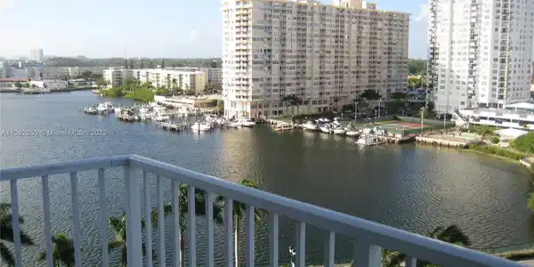 2801 NE 183rd St Unit 1401W