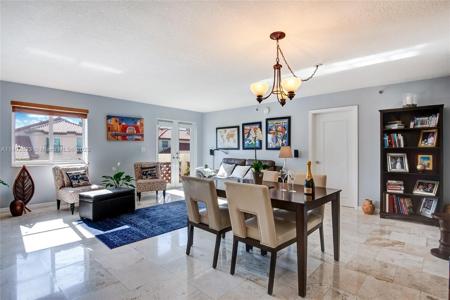 227 Michigan Ave Unit 302